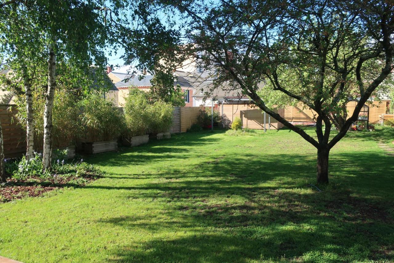 Au Jardin De L'Eventail Acomodação com café da manhã Le Mans Exterior foto